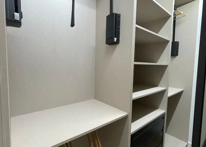 C&g Atico Centrico Con Terraza *